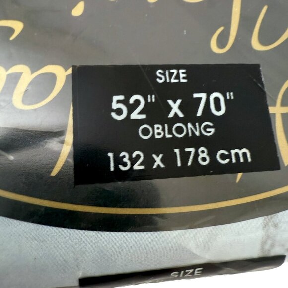 Christmas Tablecloth Holiday Classics Holly Floral 52x70 Rectangle NEW - Picture 7 of 11